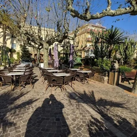 Lägenhet 2 Pieces Balcon Et Parking Proche Centre 1 Le Lavandou