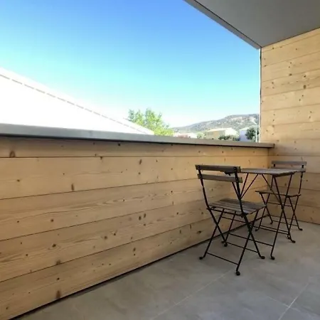 2 Pieces Balcon Et Parking Proche Centre 1 *